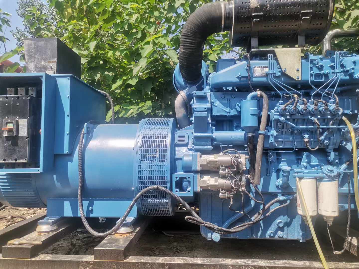 宋洛乡详细说明降低 800kW 柴油发电机输出电流波动的方法